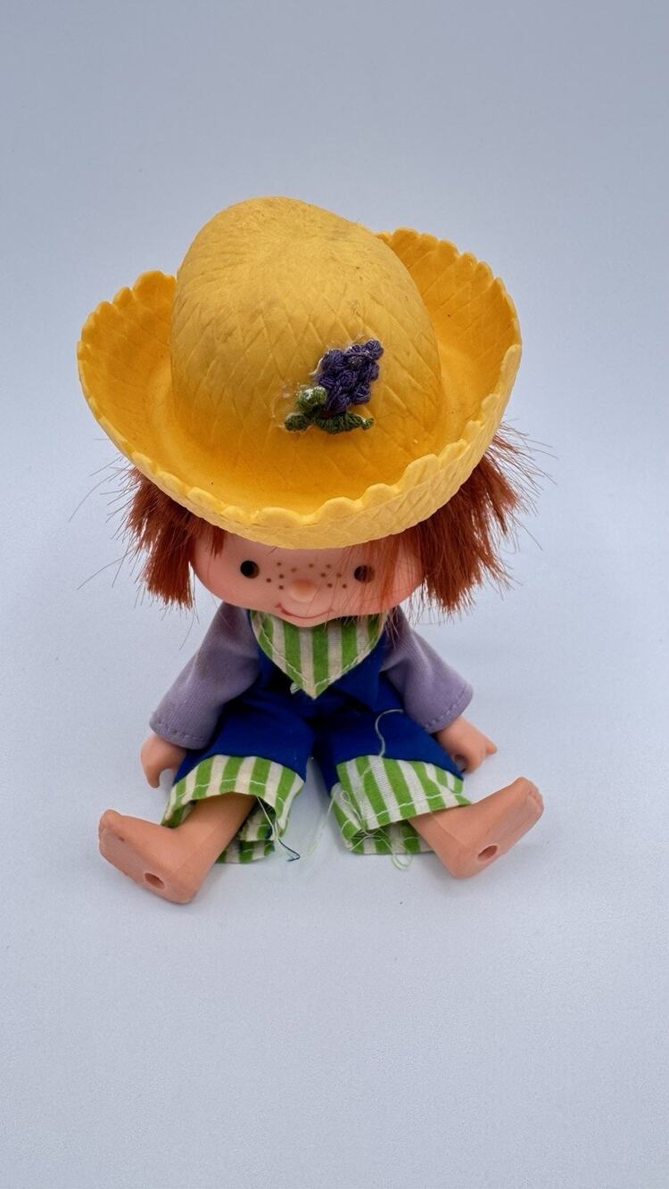1979 Strawberry Shortcake Huckleberry Pie American Greetings Figurine